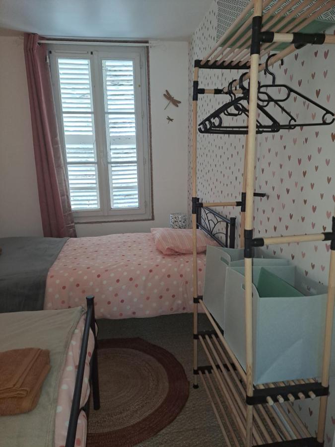 Atypique Saumur 80 M2 Joli Appartement 2 A 7 Pers Familial Renove Entier 3 Chambres Hyper Centre Exterior foto